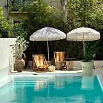 Hotel To Be Social House 3*