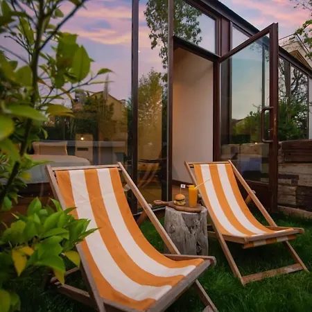 To Be Social House Hotel